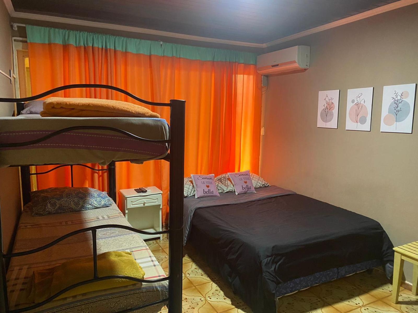 פוארטו איגואסו Guembe Al Rio Hostel מראה חיצוני תמונה