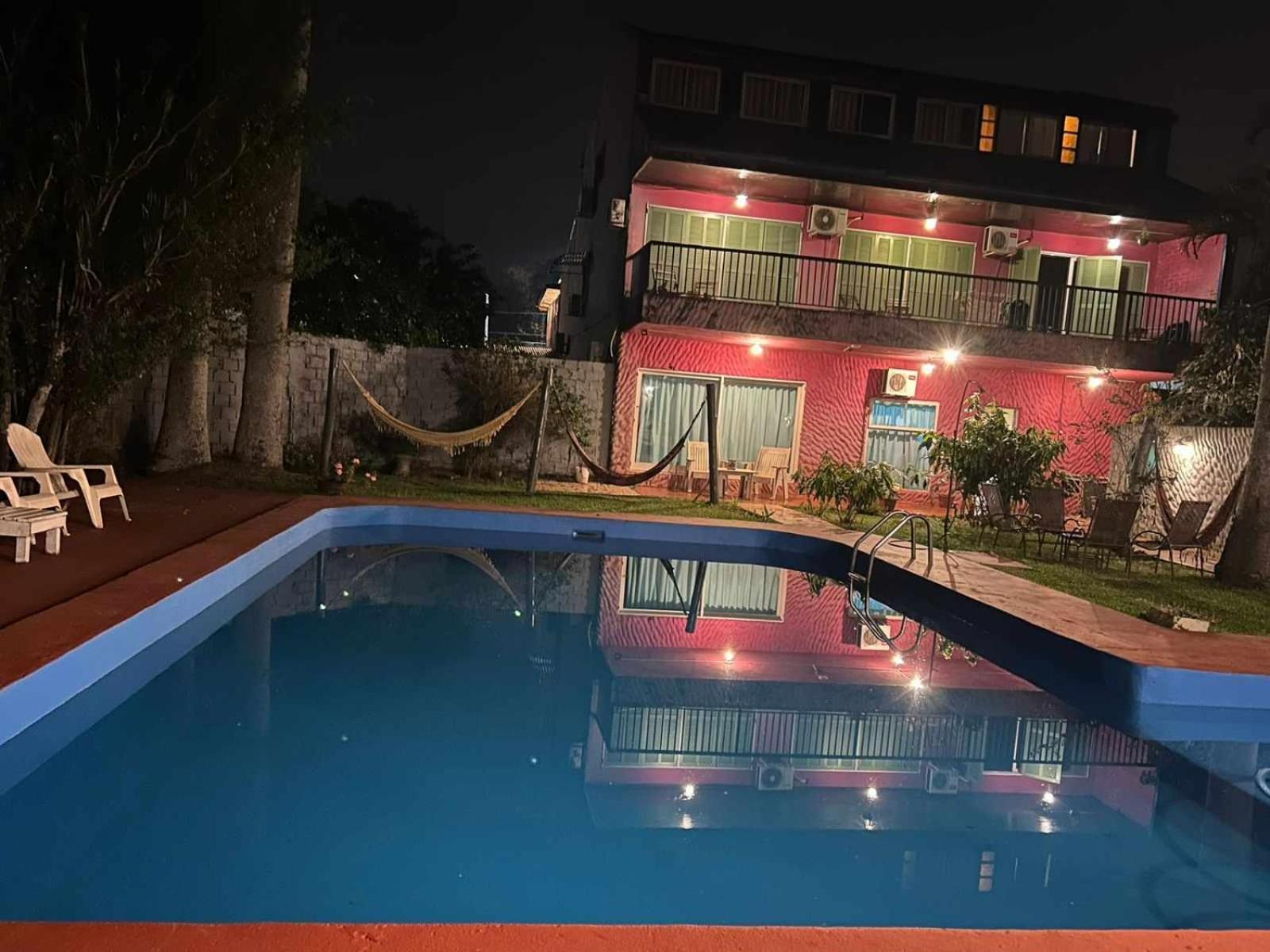 פוארטו איגואסו Guembe Al Rio Hostel מראה חיצוני תמונה